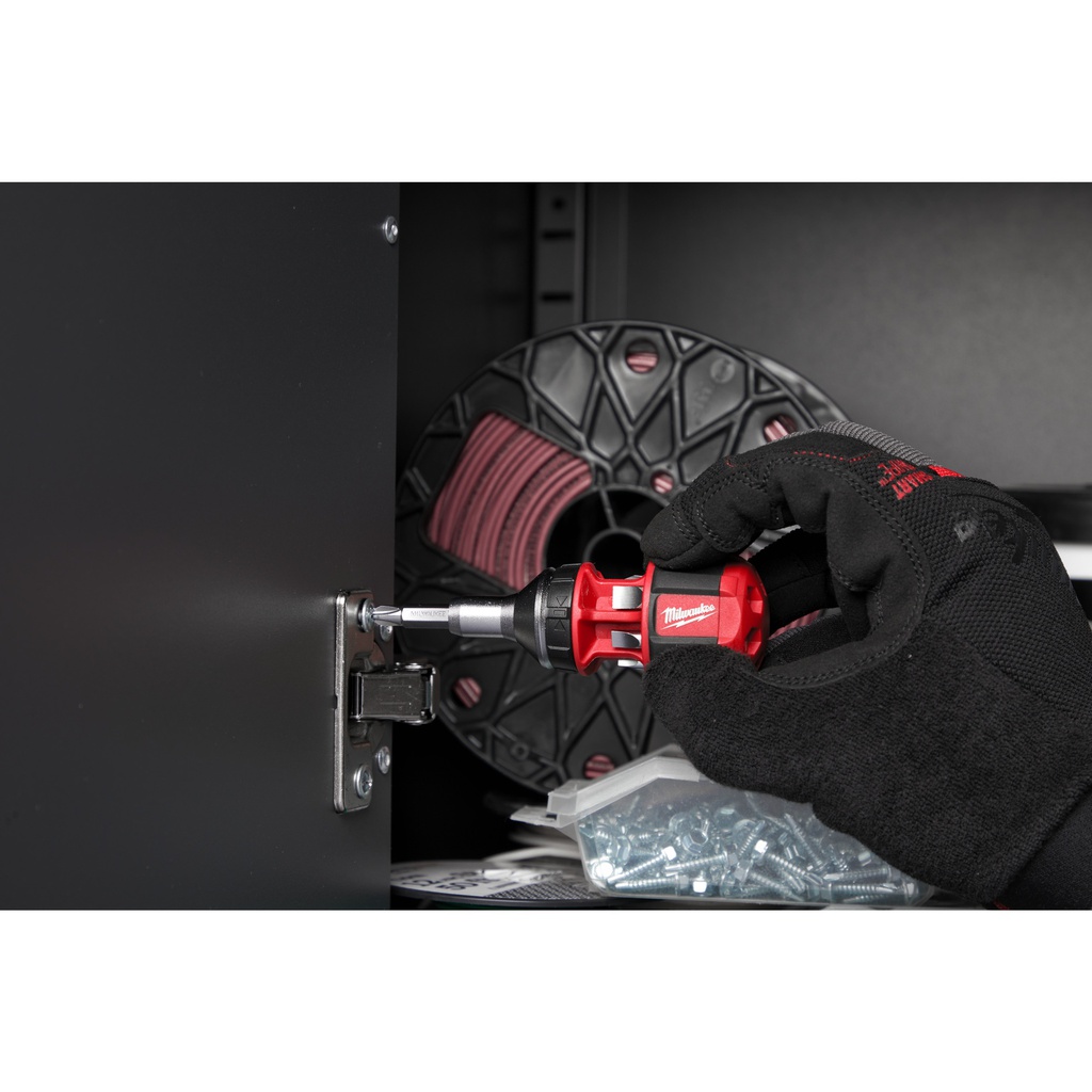 Krótki_uniwersalny_wkrętak_z_grzechotką_8_w_1_Milwaukee_8_in_1_Compact_Ratcheting_Multi-bit_Screwdriver_-_1pc_1