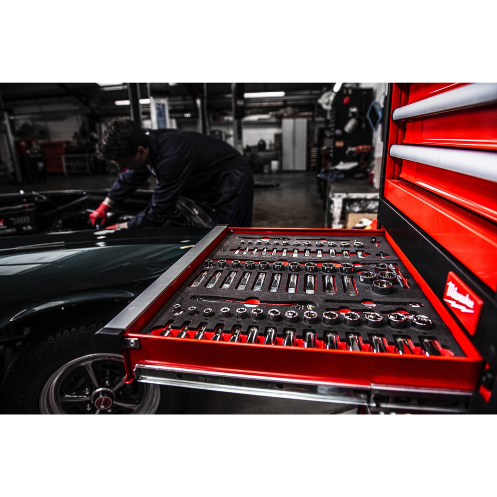 Wkładka_piankowa_z_grzechotką_i_nasadkami_3/8″_Milwaukee_3/8"_Ratchet_and_Socket_Set_Foam_Insert_3