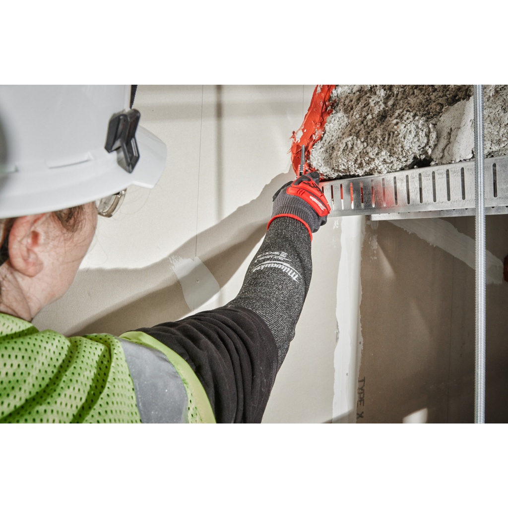 Rękawy_odporne_na_przecięcia_–_poziom_E_Milwaukee_Cut_E_Sleeves_-_40cm_4