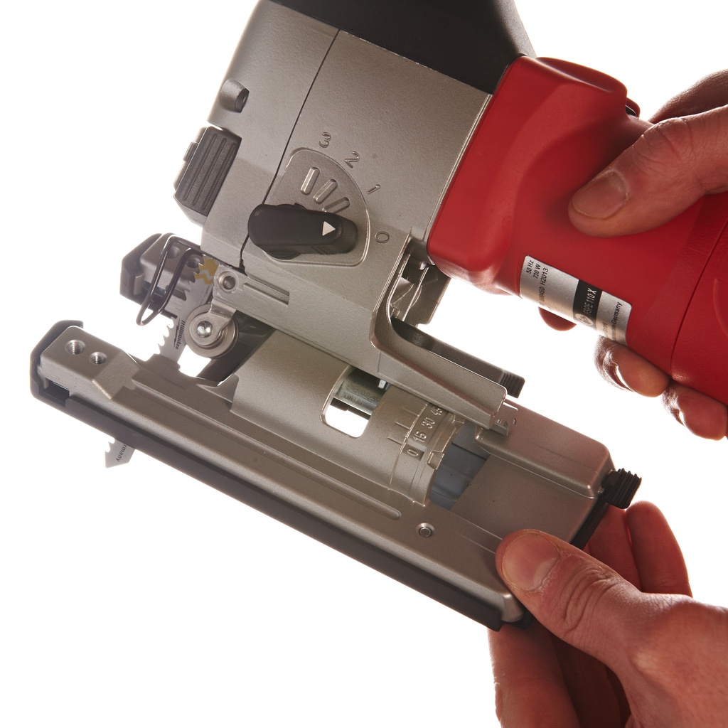 Wyrzynarka_z_uchwytem_korpusowym_Milwaukee_FSPE_110_X_6