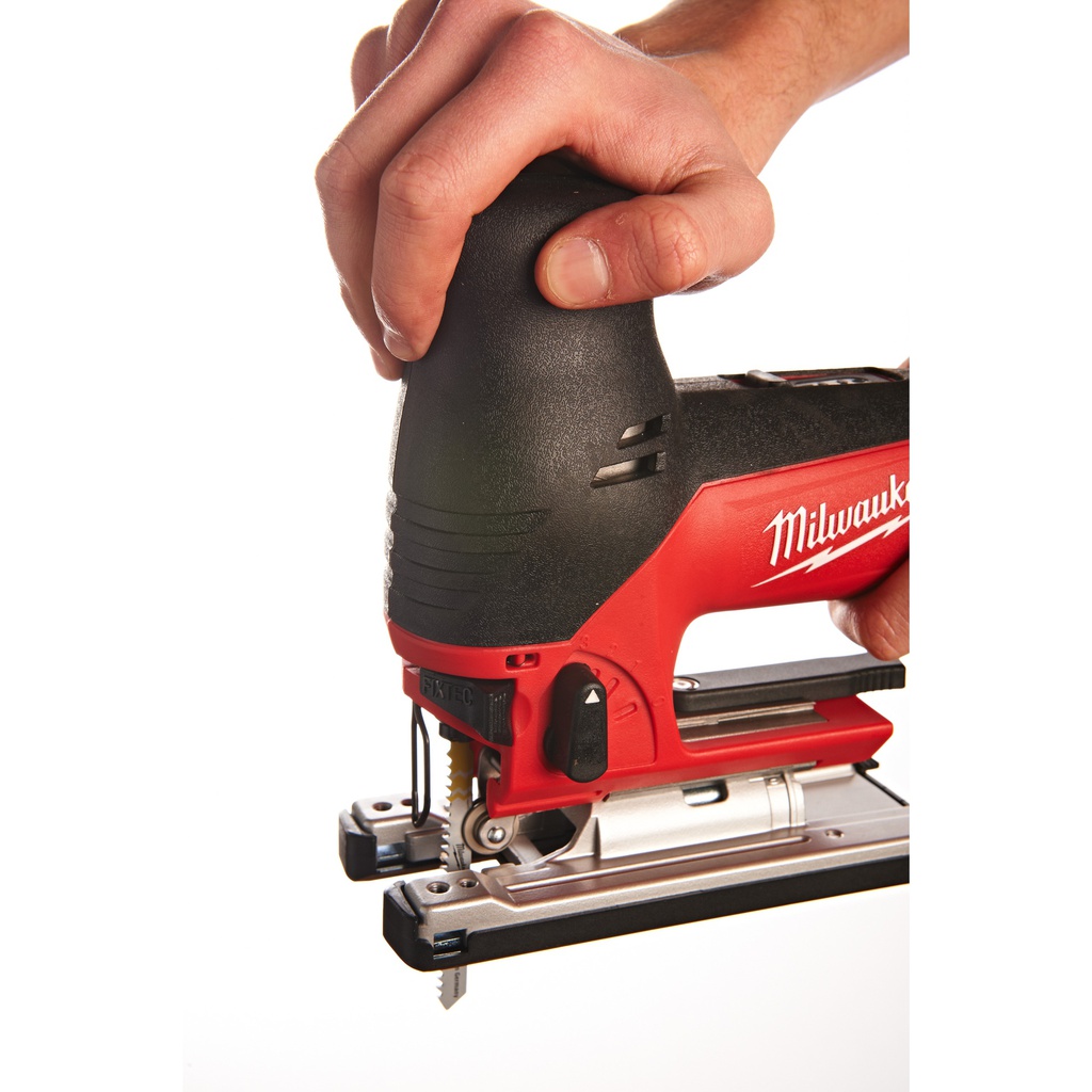 Heavy_Duty_Wyrzynarka_z_uchwytem_korpusowym_Milwaukee_JS_120_X_4