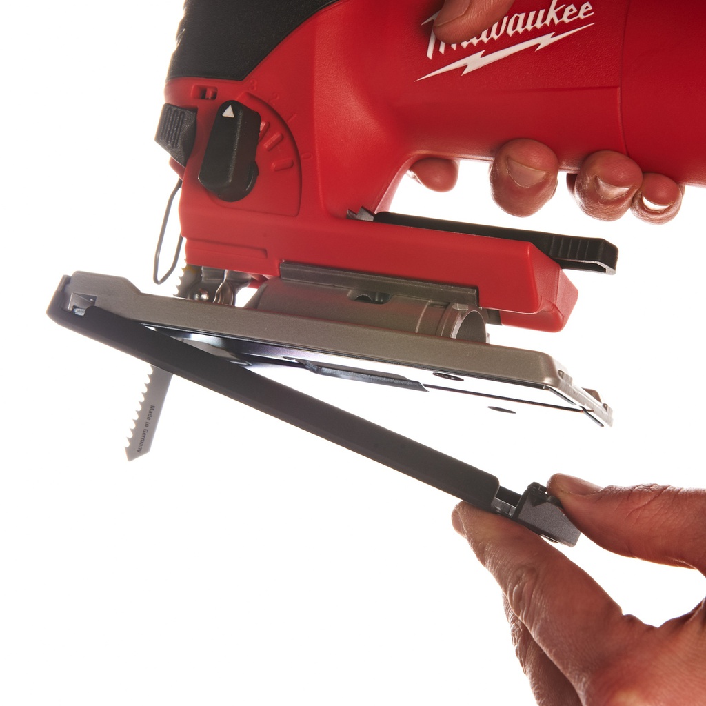 Heavy_Duty_Wyrzynarka_z_uchwytem_korpusowym_Milwaukee_JS_120_X_8