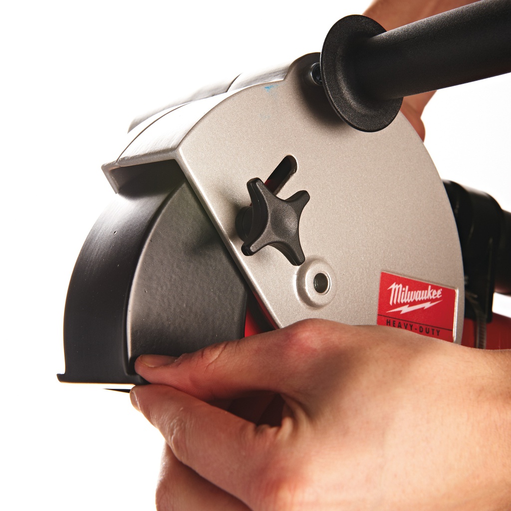 Bruzdownica_o_mocy_1500W_125_mm_(głębokość_cięcia_30_mm)_Milwaukee_WCE_30_2