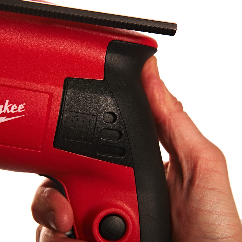 1-biegowa_wiertarka_o_mocy_630W_Milwaukee_DE_13_RP_5