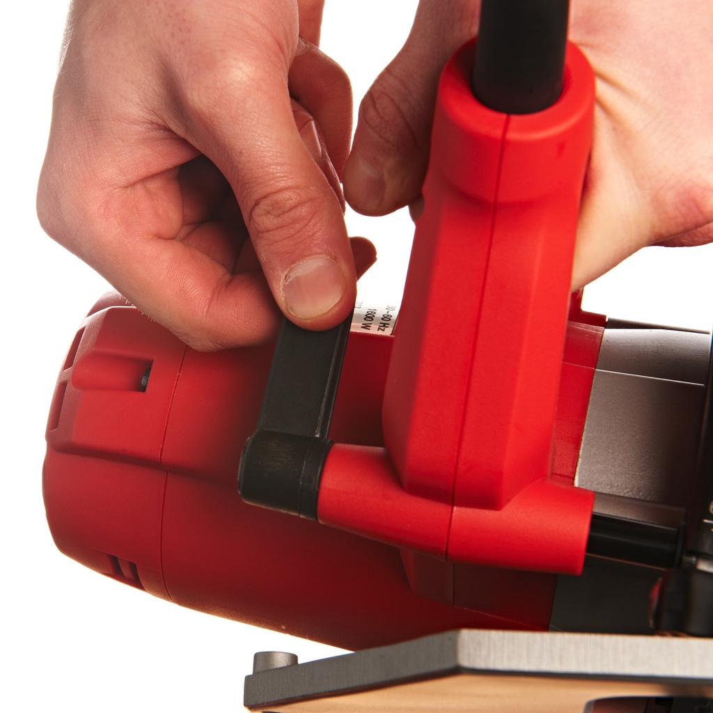 Pilarka_tarczowa_184_mm_(głębokość_cięcia_61_mm)_Milwaukee_CS_60_4