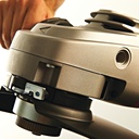 Szlifierka_kątowa_o_mocy_2200W_Milwaukee_AGV_22-230_DMS_4