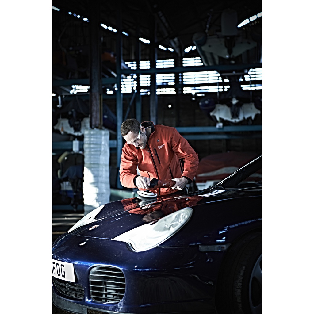 Polerka_o_mocy_1450W_Milwaukee_AP_14-2_200_E_1