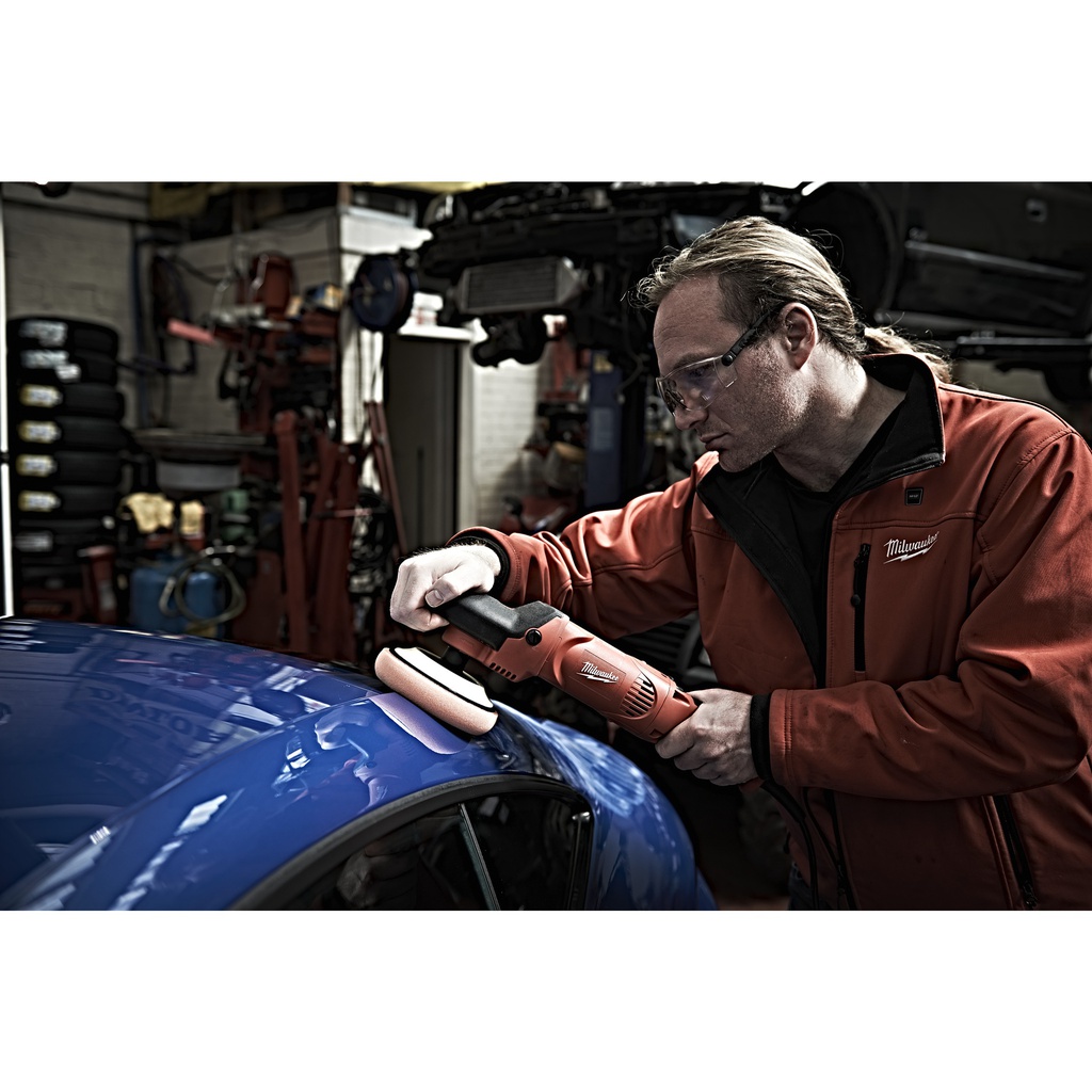 Polerka_o_mocy_1450W_Milwaukee_AP_14-2_200_E_9