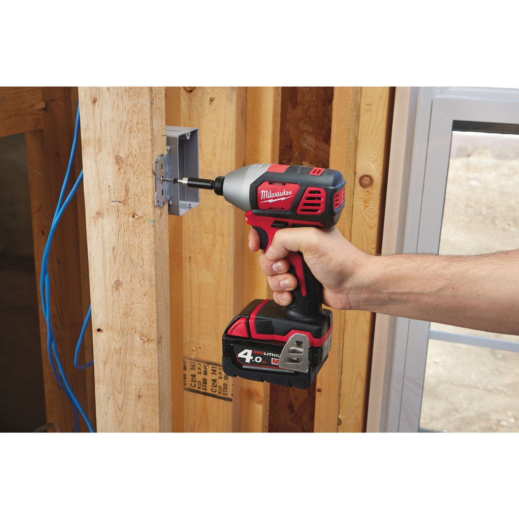M18™_powerpack_Milwaukee_M18_BPP2D-402C_1