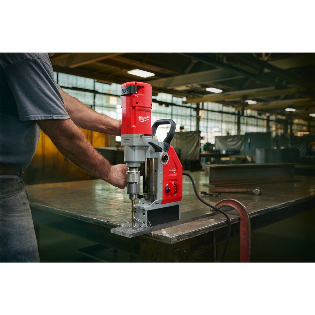 Wiertarka_magnetyczna_z_elektromagnesem_Milwaukee_MDE_41_2