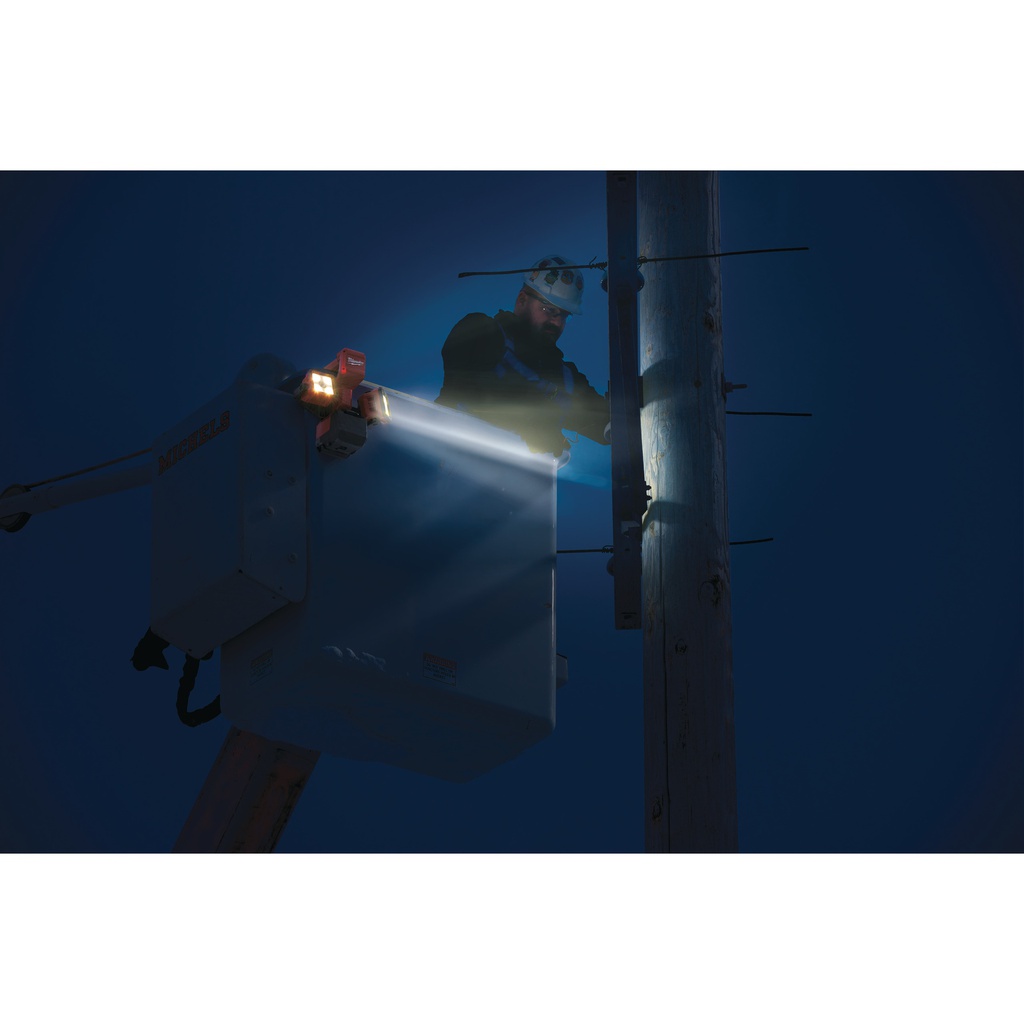 M18™_Lampa_obszarowa_LED_Milwaukee_M18_UBL-0_1