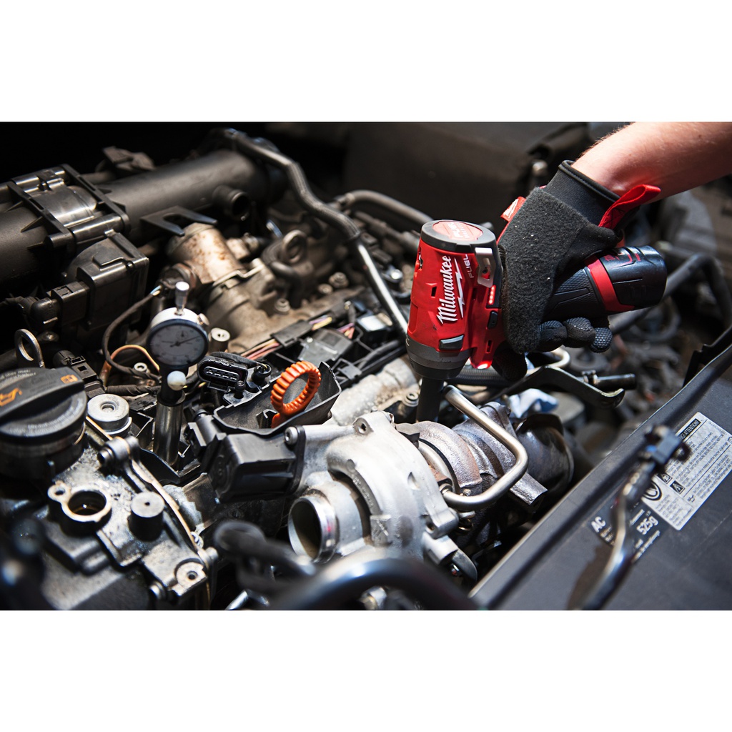 M12_FUEL™_Subkompaktowy_klucz_udarowy_¼″_Milwaukee_M12_FIW14-0_1