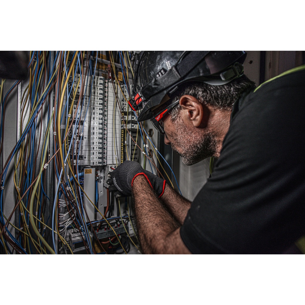 Akumulatorowa_latarka-czołówka_450_lumenów_z_wewnętrznym_akumulatorem_ładowanym_po_złączu_USB_Milwaukee_IR_HL450_7