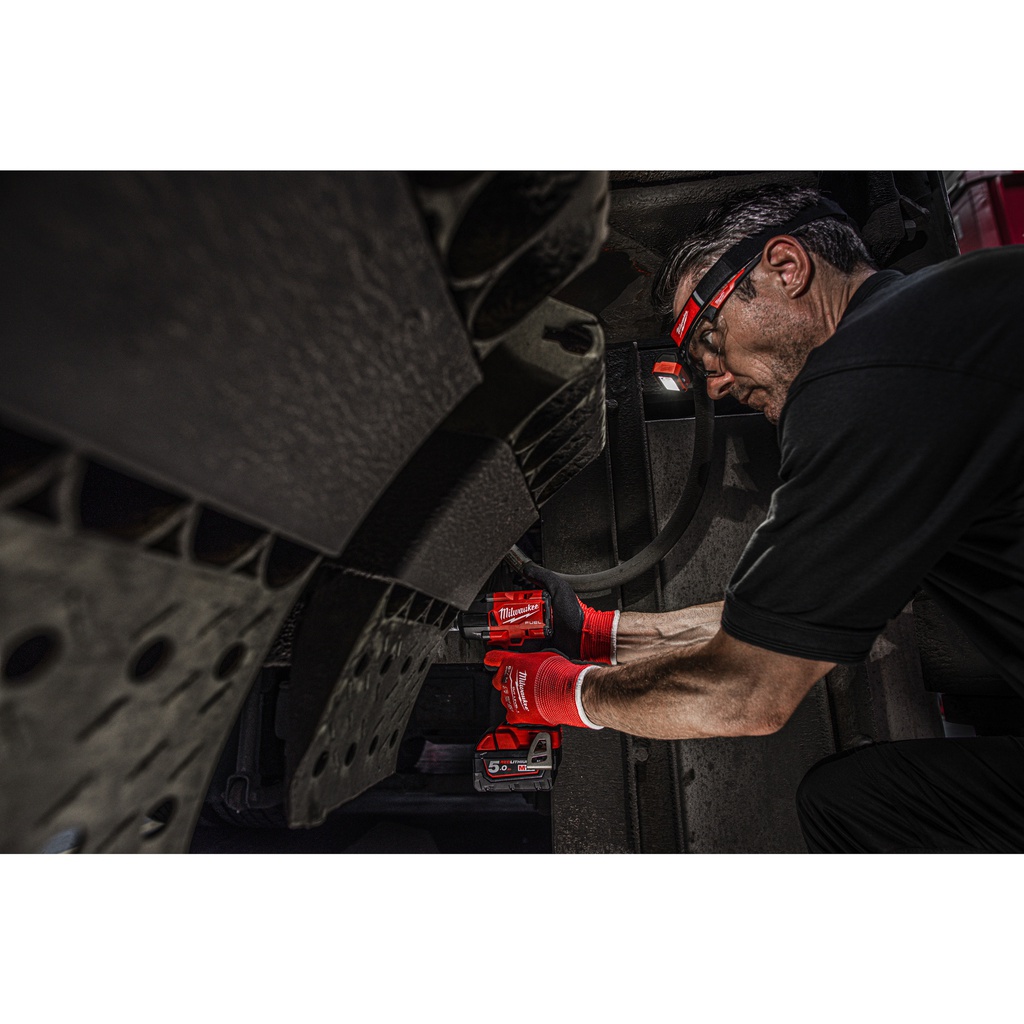 Akumulatorowa_latarka-czołówka_450_lumenów_z_wewnętrznym_akumulatorem_ładowanym_po_złączu_USB_Milwaukee_IR_HL450_14