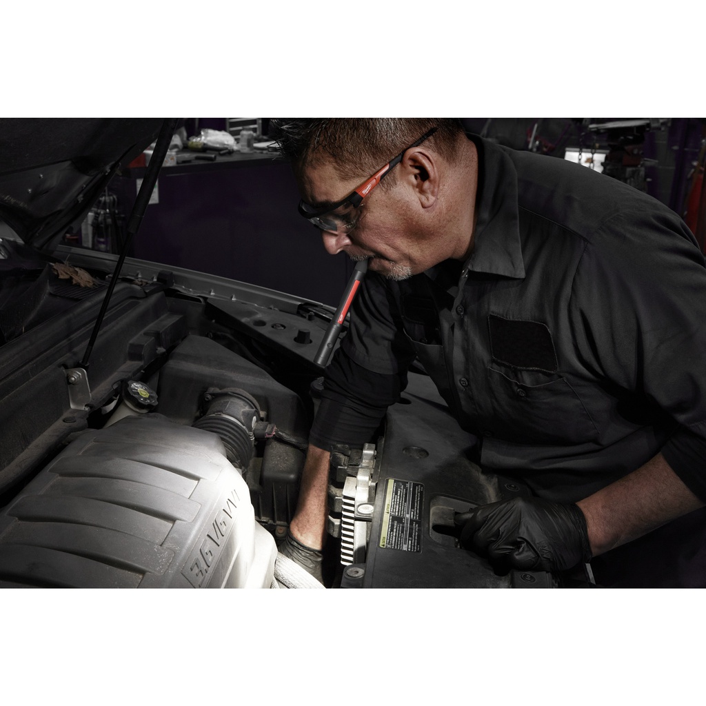 Latarka_z_wbudowanym_akumulatorem_USB-_250_lumenów_Milwaukee_IR_PL250_3