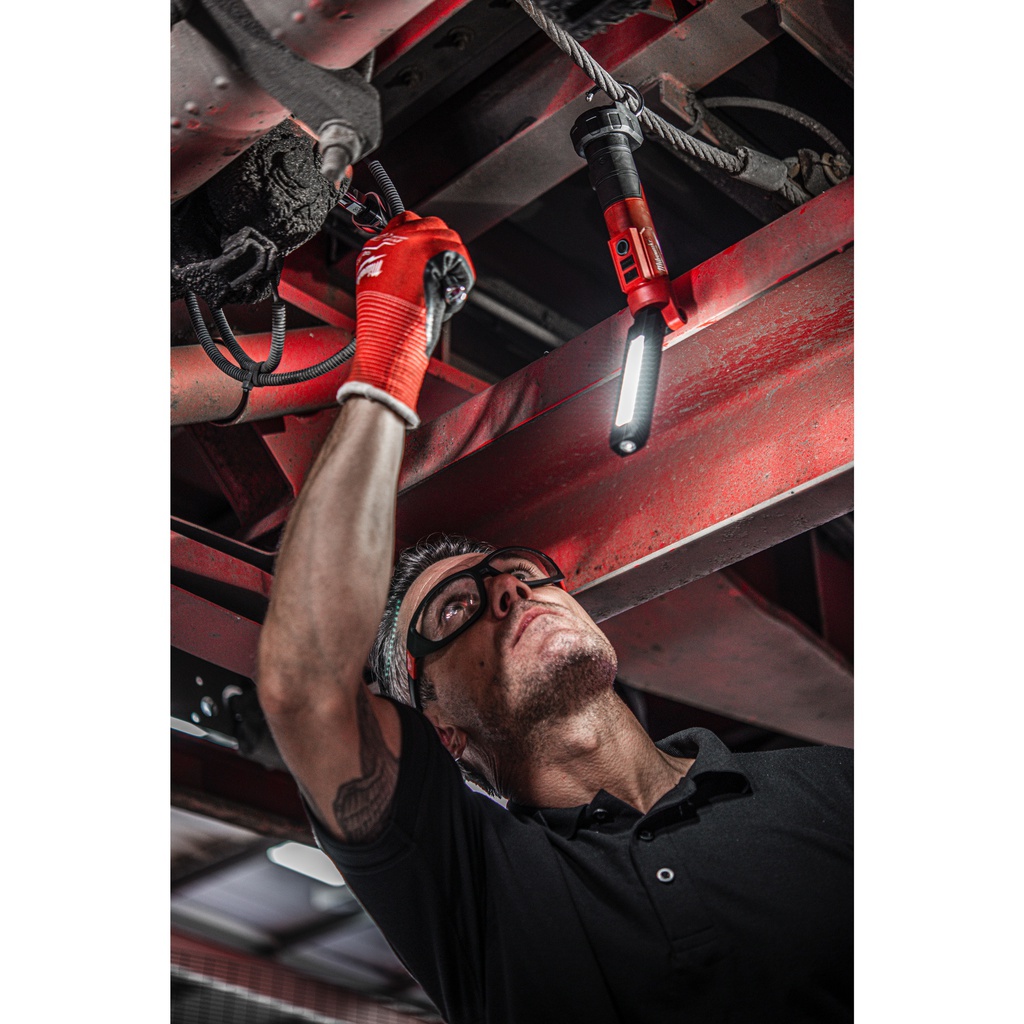 Latarka_akumulatorowa_USB_550_lumenów_Milwaukee_L4_SL550-301_2