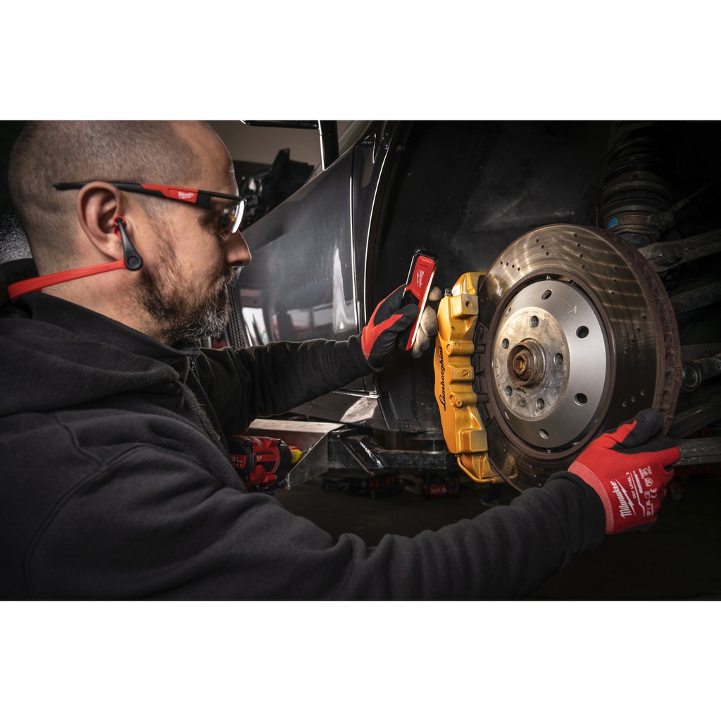 Kieszonkowa_akumulatorowa_latarka_USB_Milwaukee_L4_FL-301_6