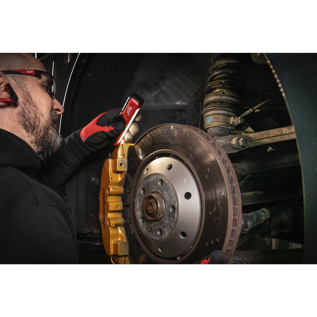 Kieszonkowa_akumulatorowa_latarka_USB_Milwaukee_L4_FL-301_7