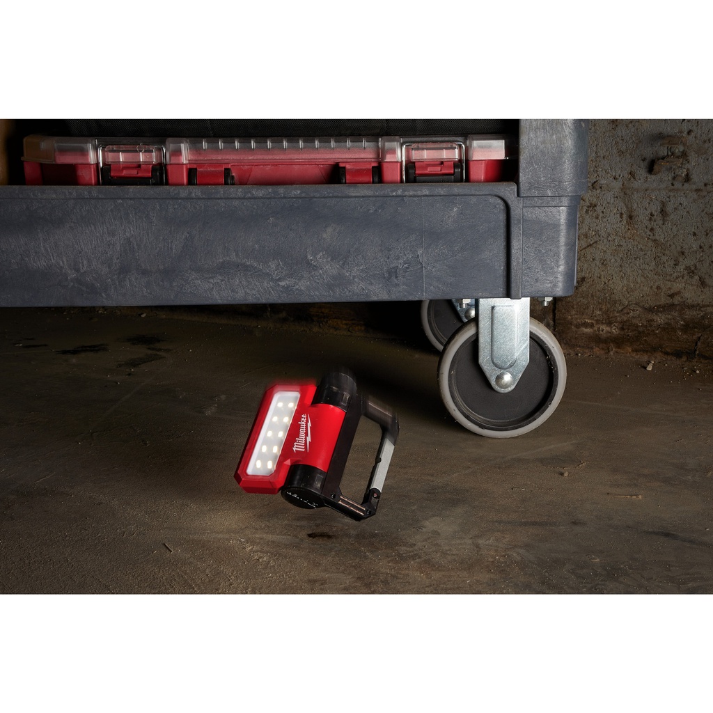 Reflektor_składany_z_ładowaniem_USB_Milwaukee_L4_FFL-301_7