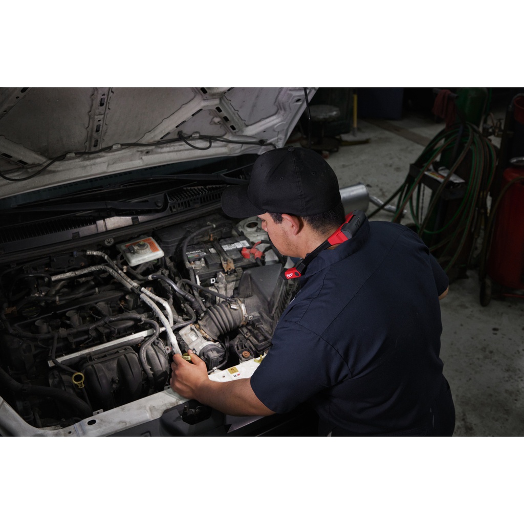 Latarka_na_szyję_ładowana_przez_USB_400_lumenów_Milwaukee_L4_NL400-301_1