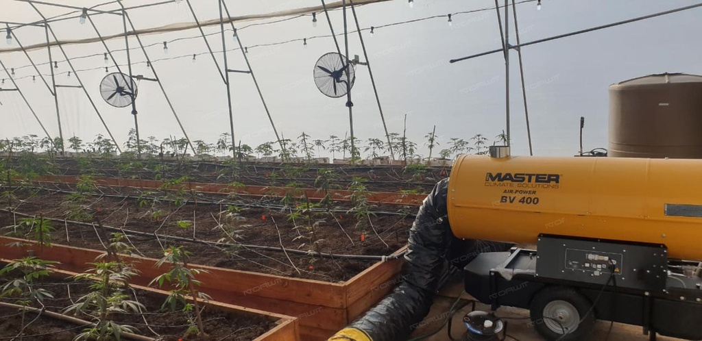 Nagrzewnica olejowa z odprowadzeniem spalin Master BV 400