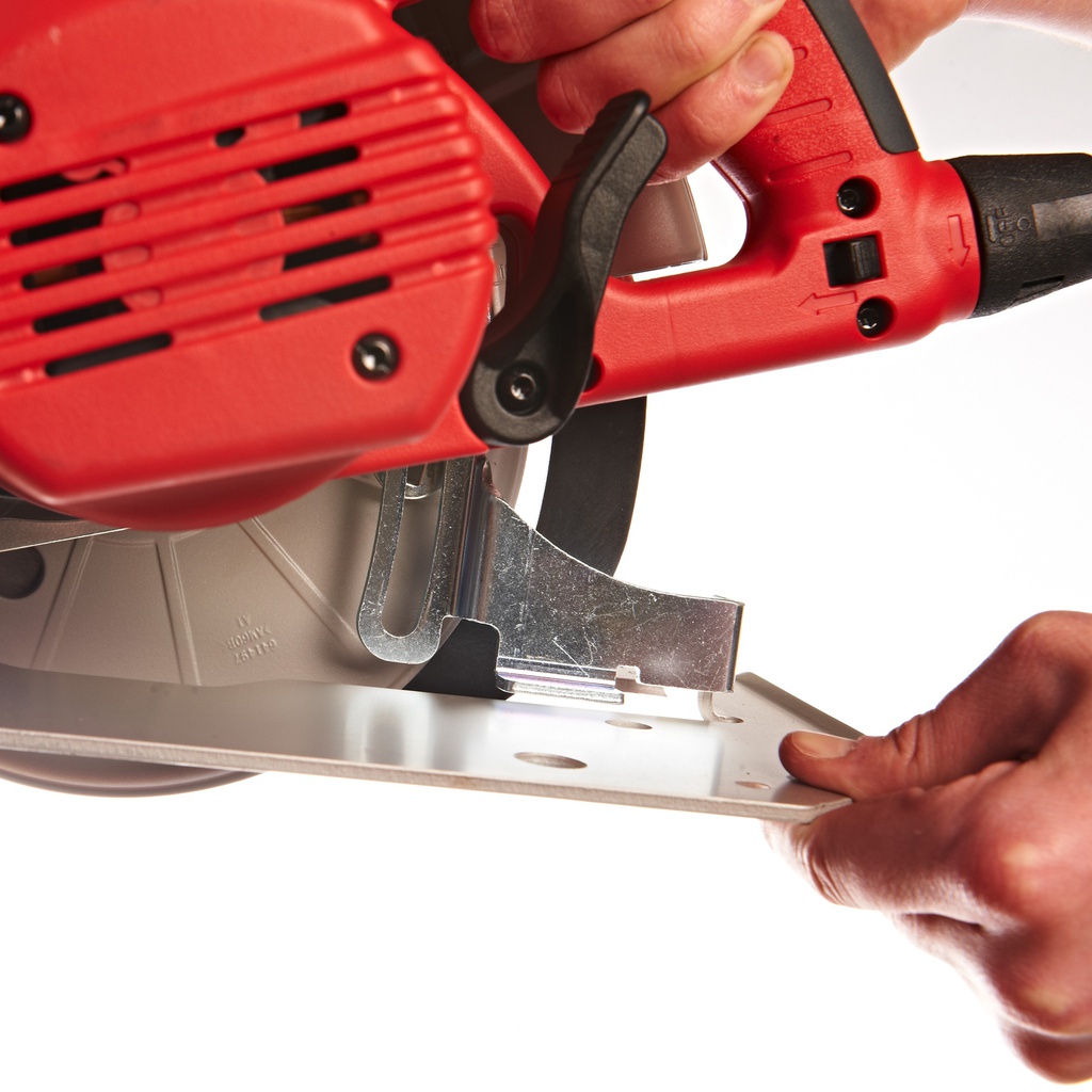 Pilarka_tarczowa_190_mm_(głębokość_cięcia_65_mm)_Milwaukee_SCS_65_Q_7