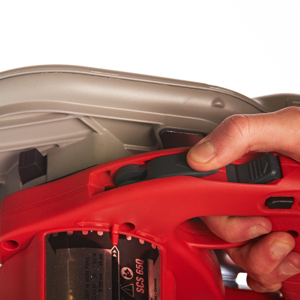 Pilarka_tarczowa_190_mm_(głębokość_cięcia_65_mm)_Milwaukee_SCS_65_Q_13