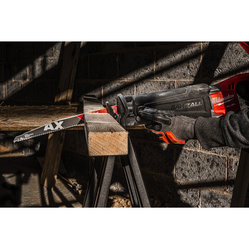 Drewno_z_gwoździami:_Brzeszczoty_AX_z_węglikiem_Milwaukee_TCT_AX_230_x_5_-_5pc_2