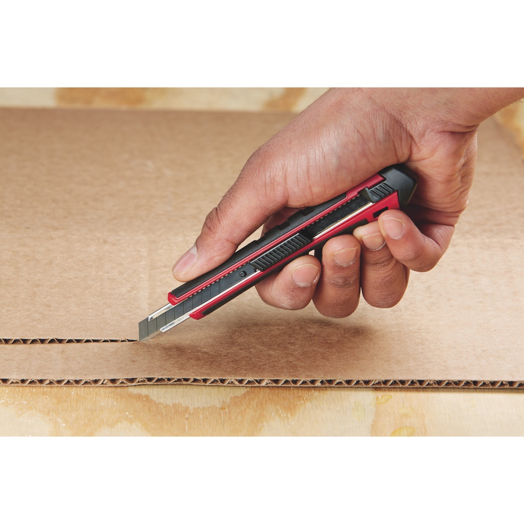 Nożyk_z_łamanym_ostrzem_Milwaukee_Snap_knife_9_mm_3