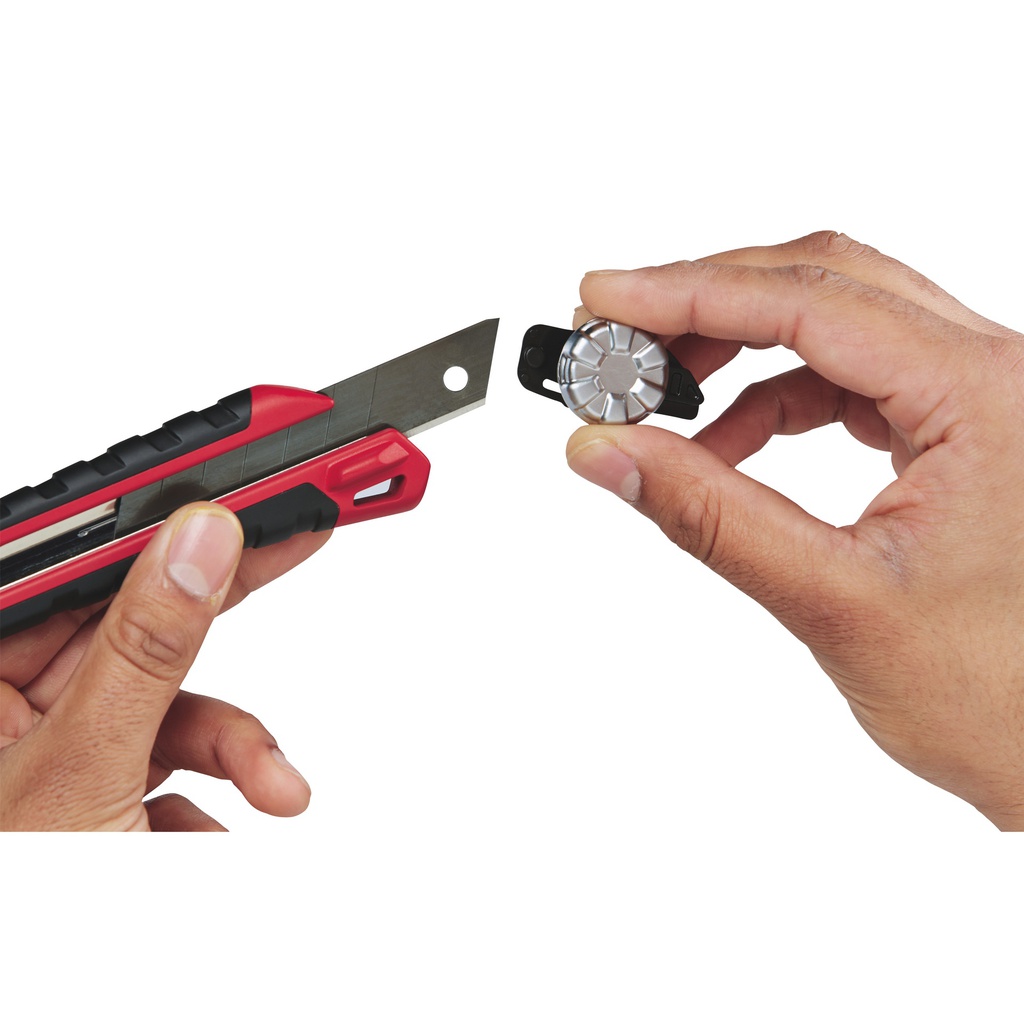 Nożyk_z_łamanym_ostrzem_Milwaukee_Snap_knife_18_mm_4